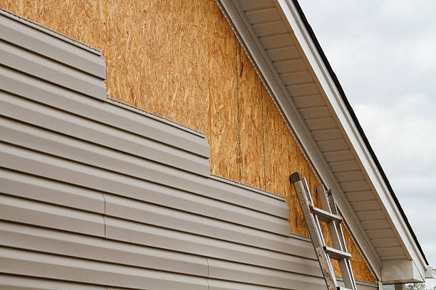 Professional Emergency Siding Repair technician working in Annapolis, MD